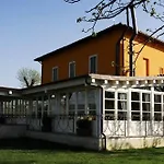 Le Calvie, Gospodarstwo wiejskie *