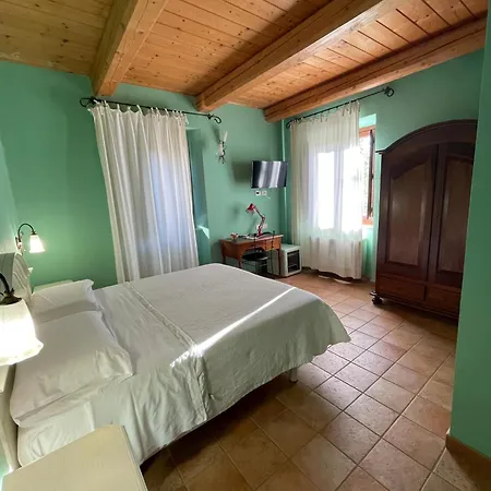 Le Calvie, Camerino